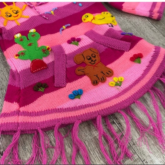 Peruvian Girls Nature Scene Pull Over Hooded Sweater - Picture 3 of 3